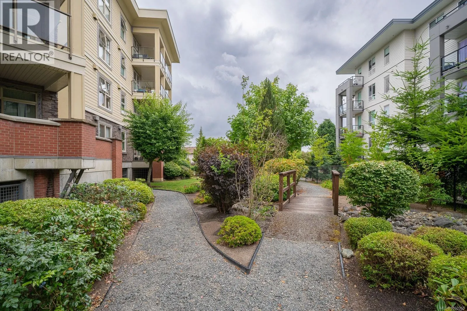 416 6310 McRobb Ave