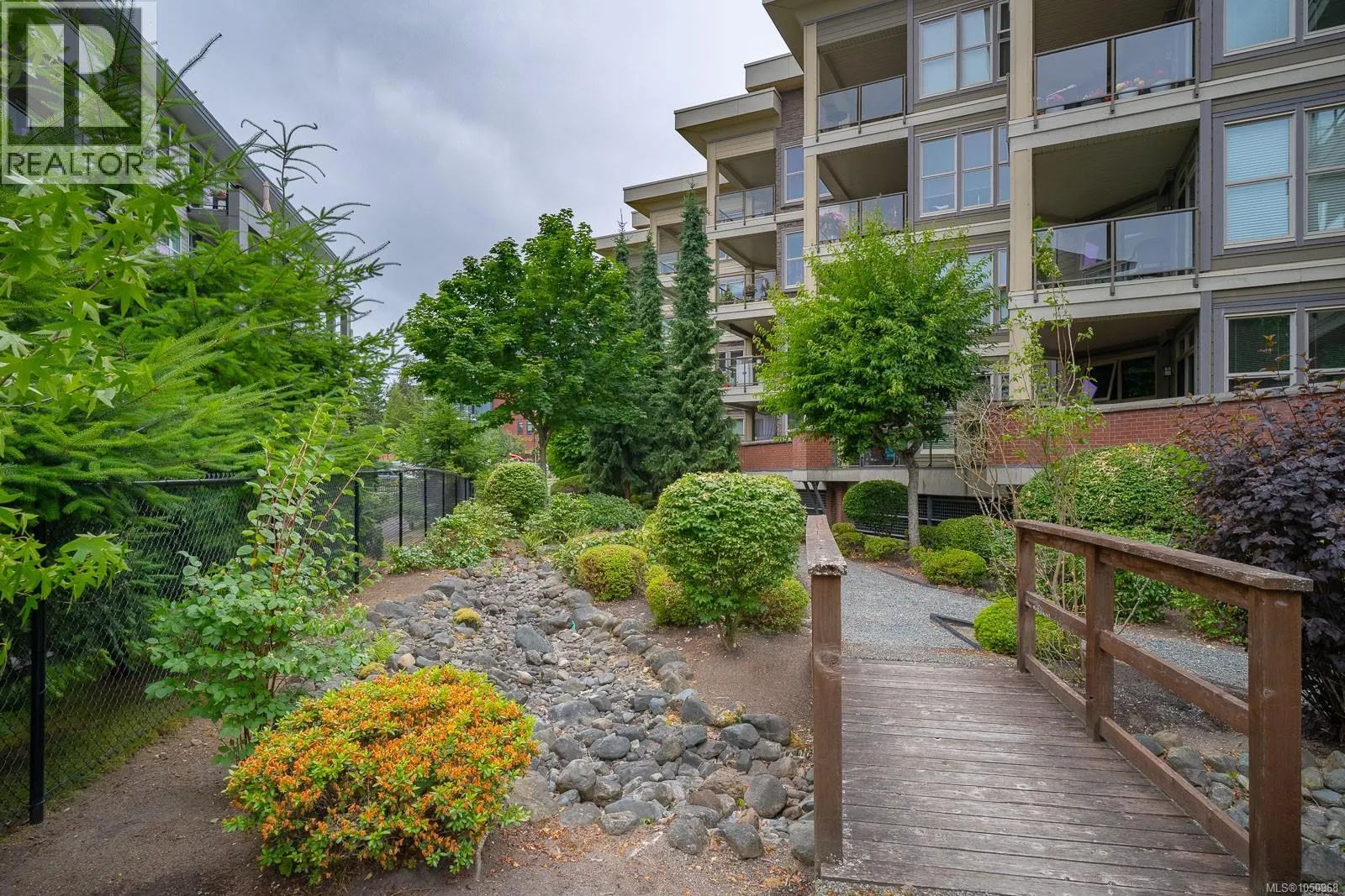 416 6310 McRobb Ave