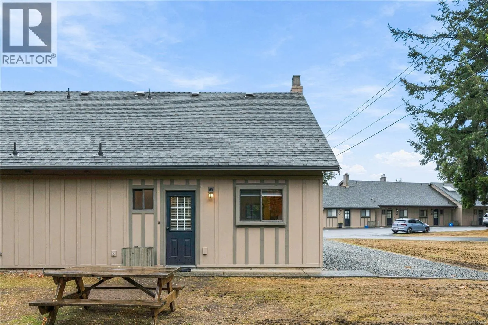 47 1051 Resort Dr