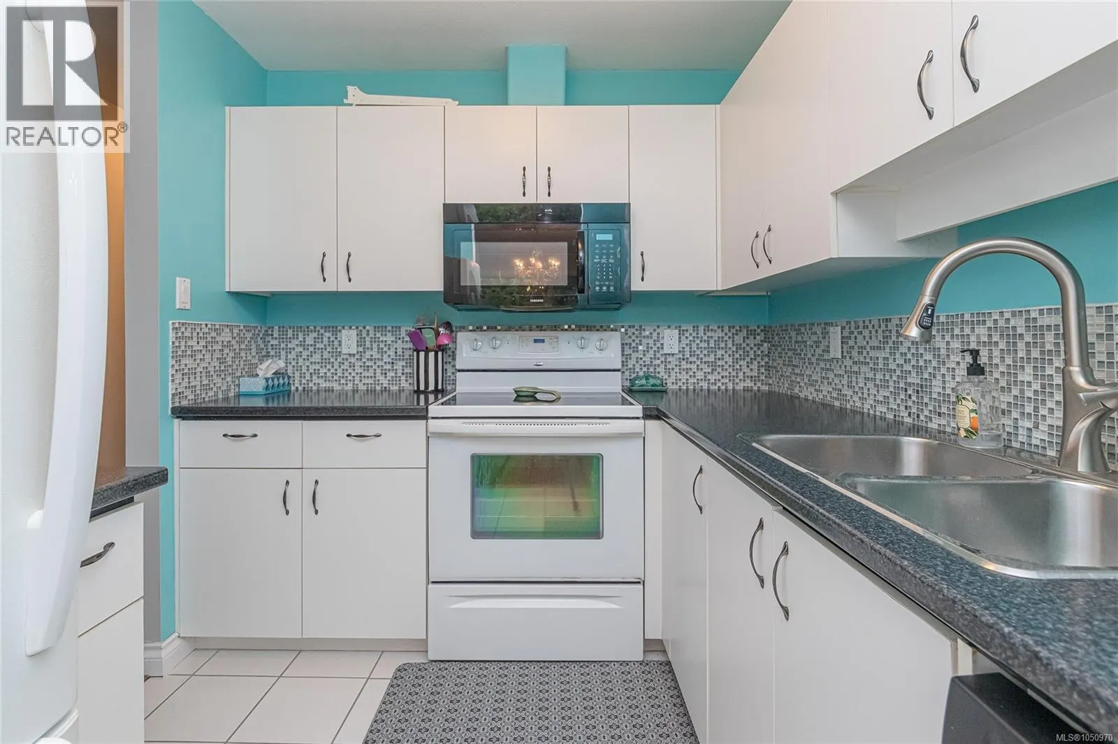 6064 Lionel Cres
