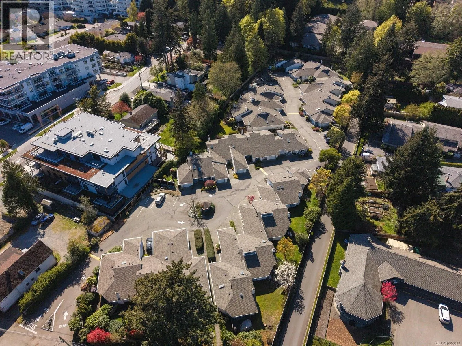 21 5156 Cordova Bay Rd