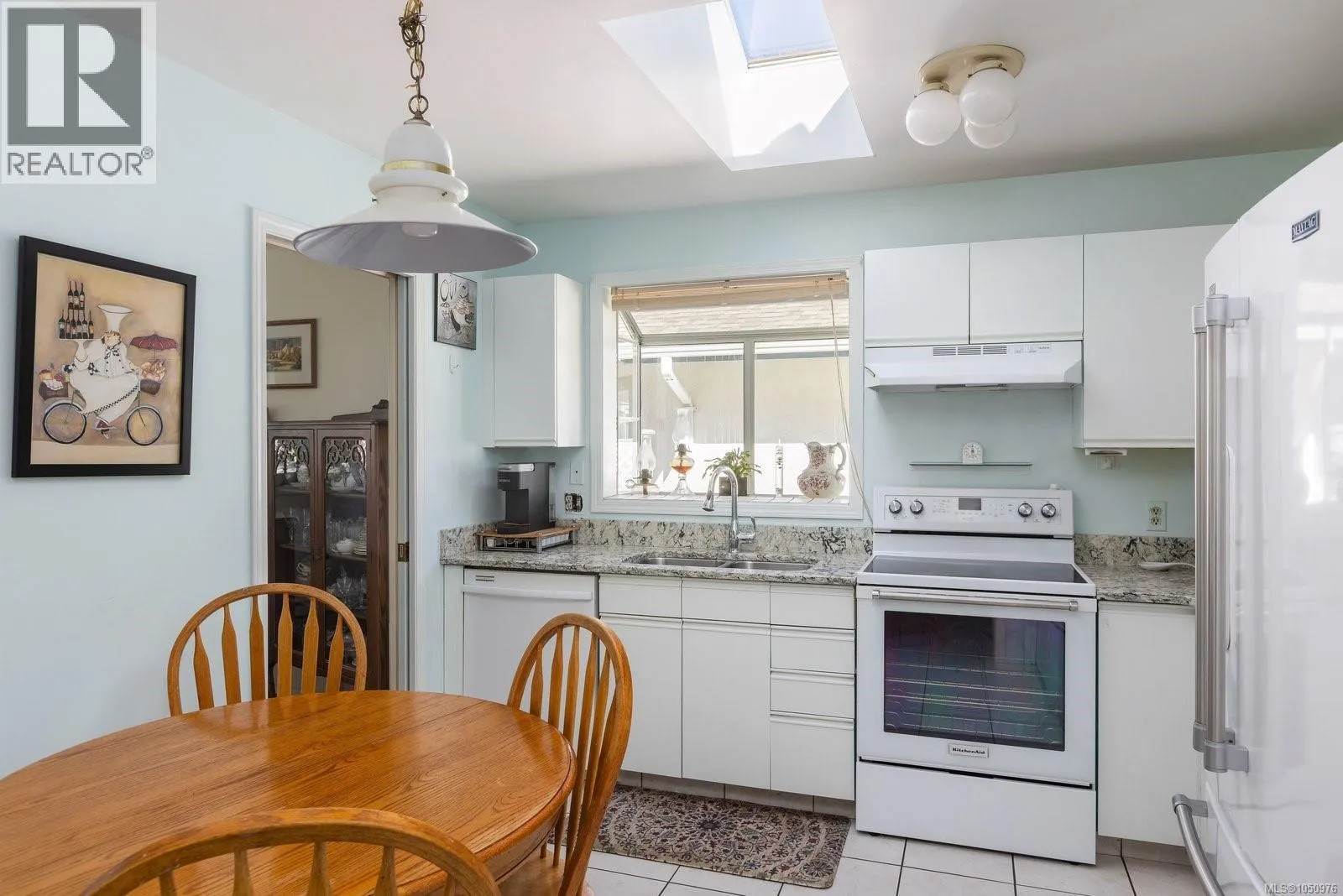 21 5156 Cordova Bay Rd