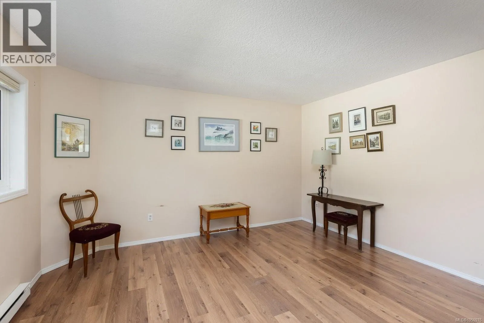 21 5156 Cordova Bay Rd