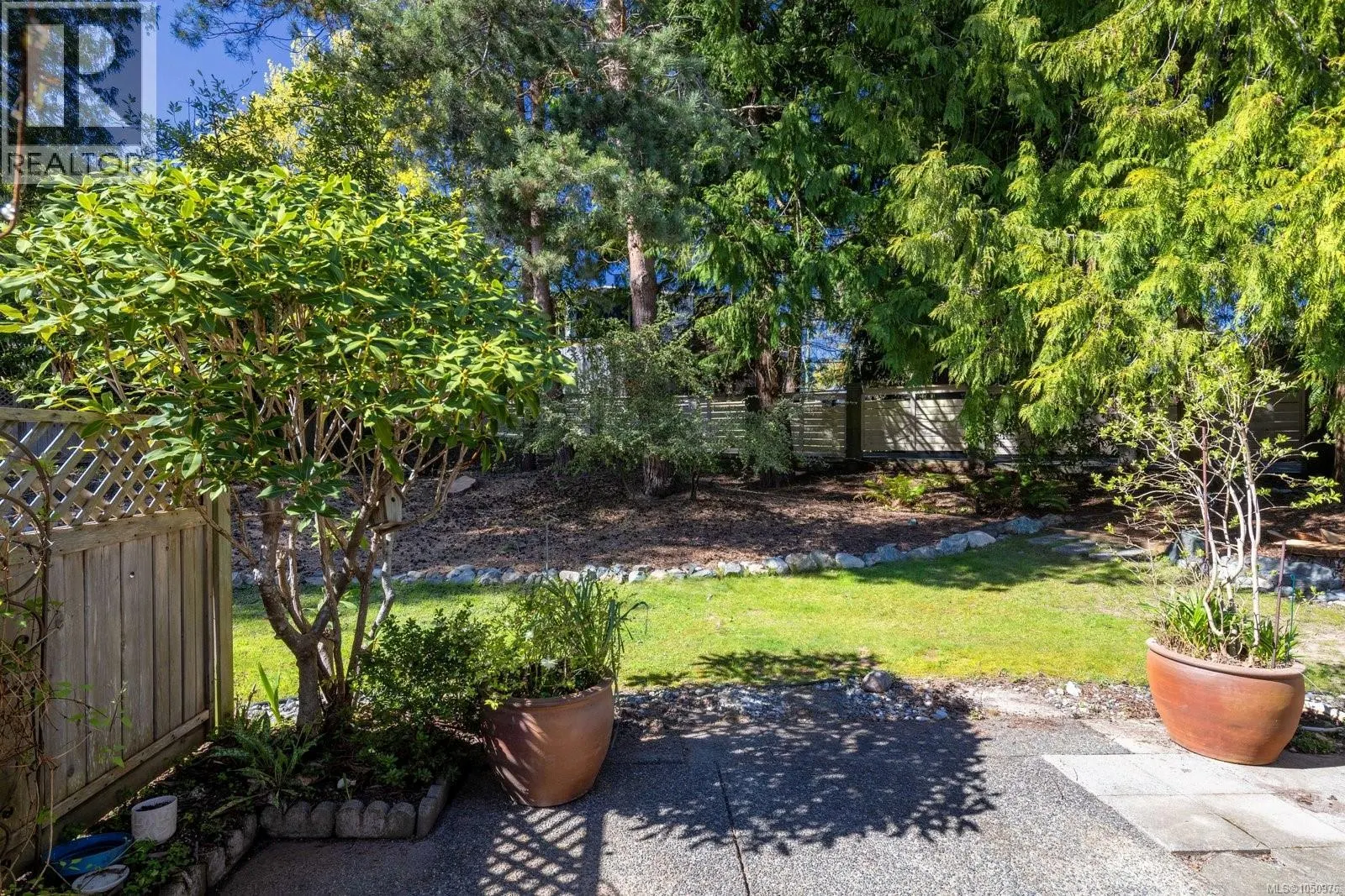 21 5156 Cordova Bay Rd