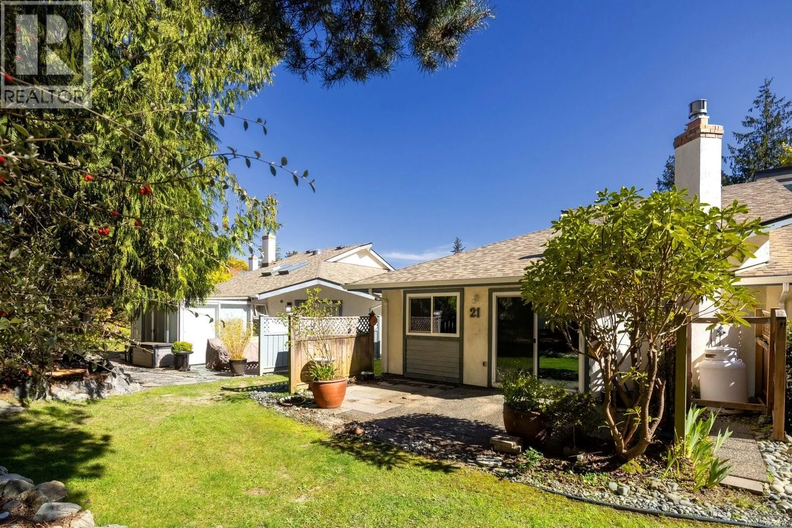 21 5156 Cordova Bay Rd