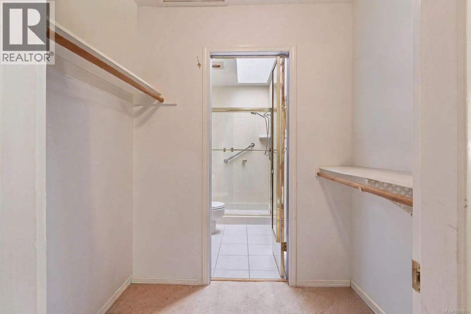 21 5156 Cordova Bay Rd