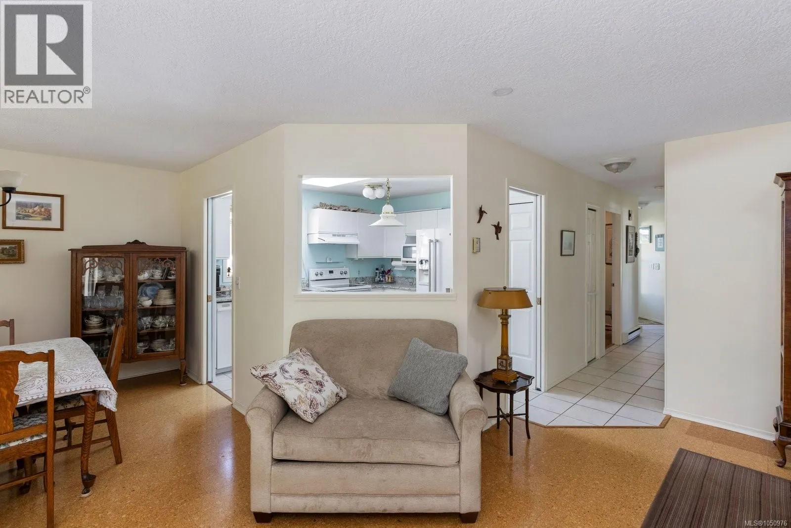 21 5156 Cordova Bay Rd