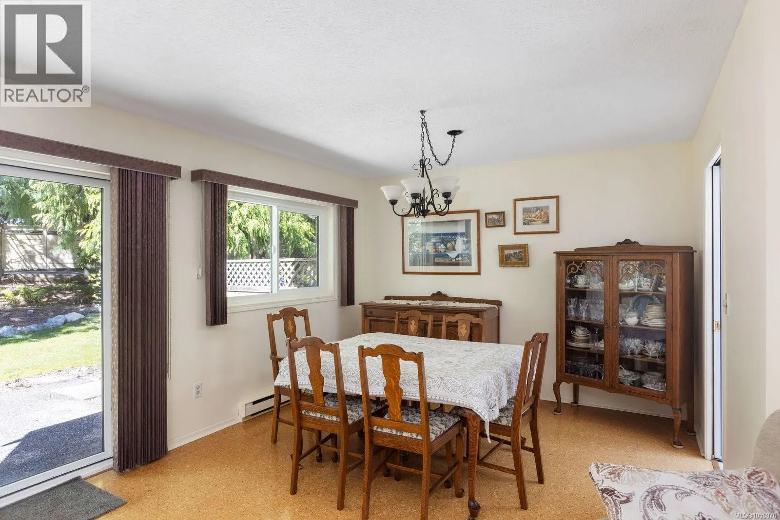 21 5156 Cordova Bay Rd
