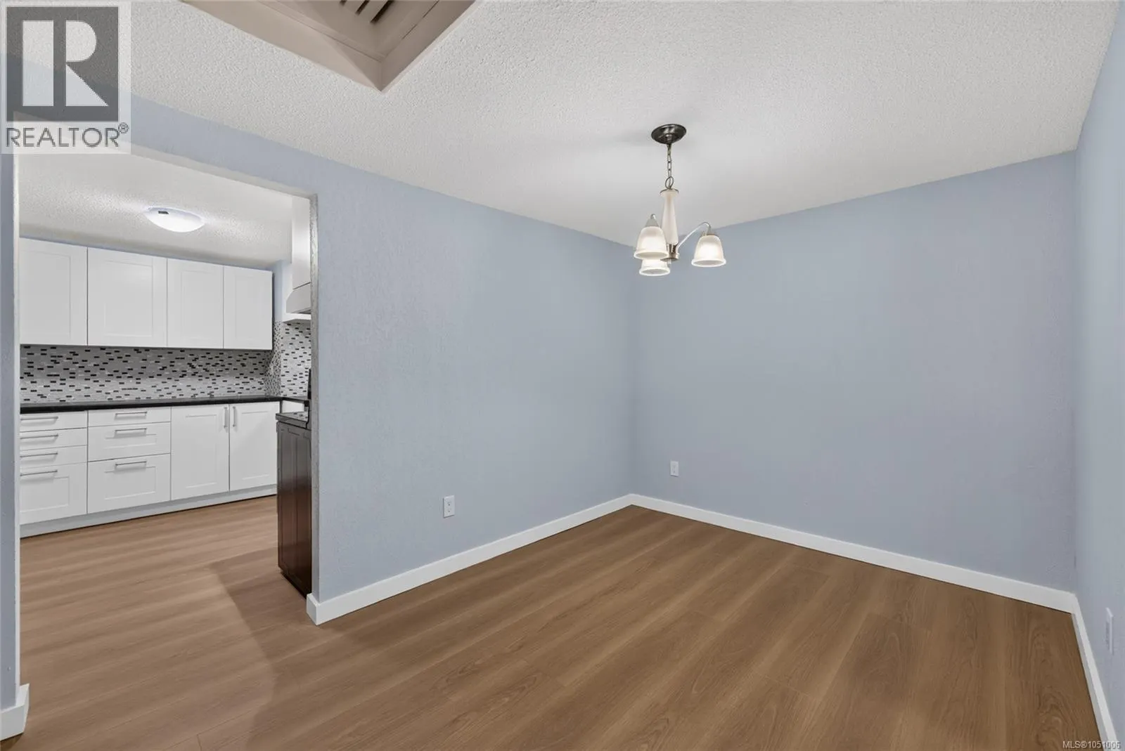 412 1005 McKenzie Ave
