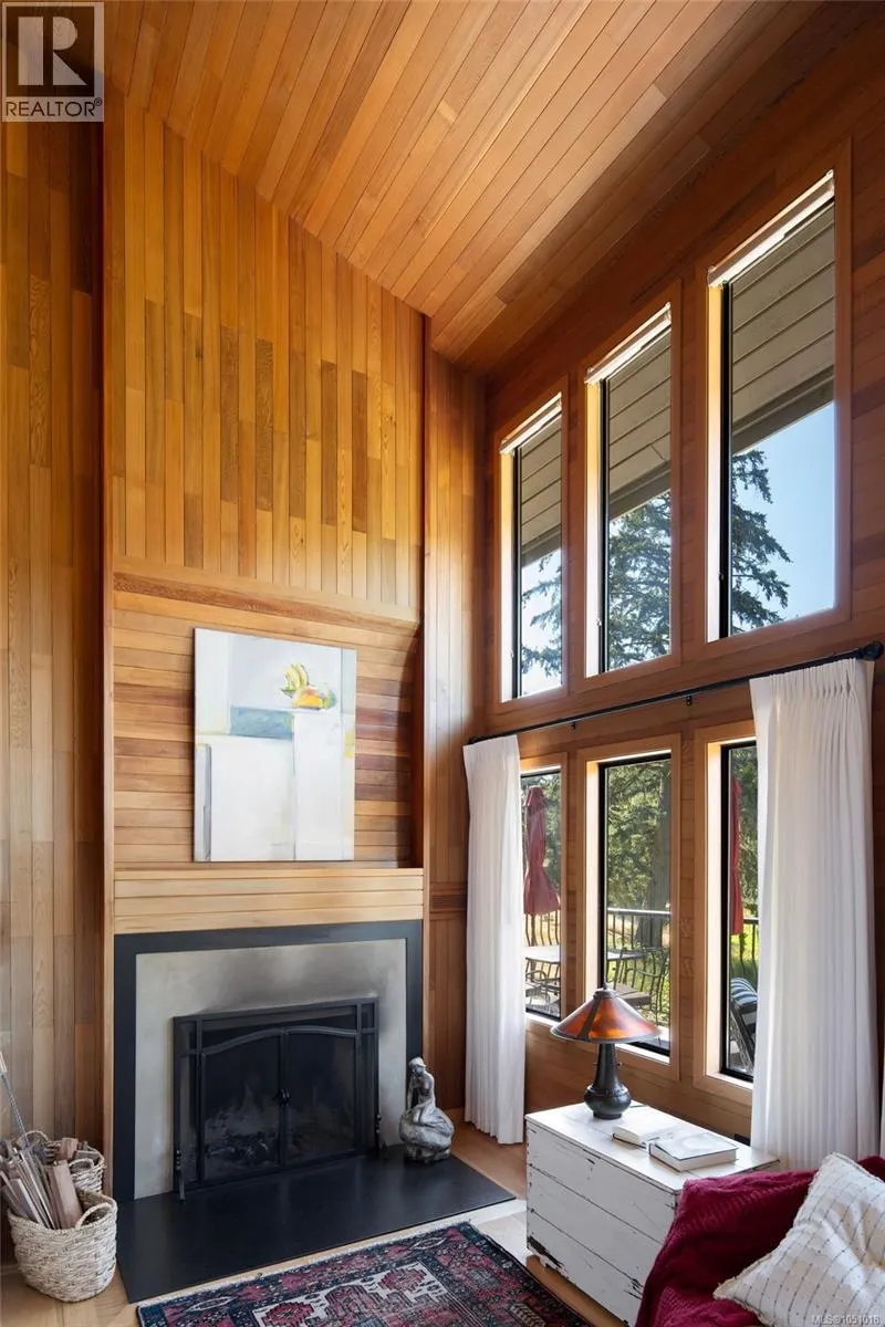 5320 Old West Saanich Rd