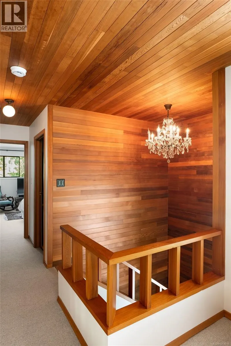 5320 Old West Saanich Rd