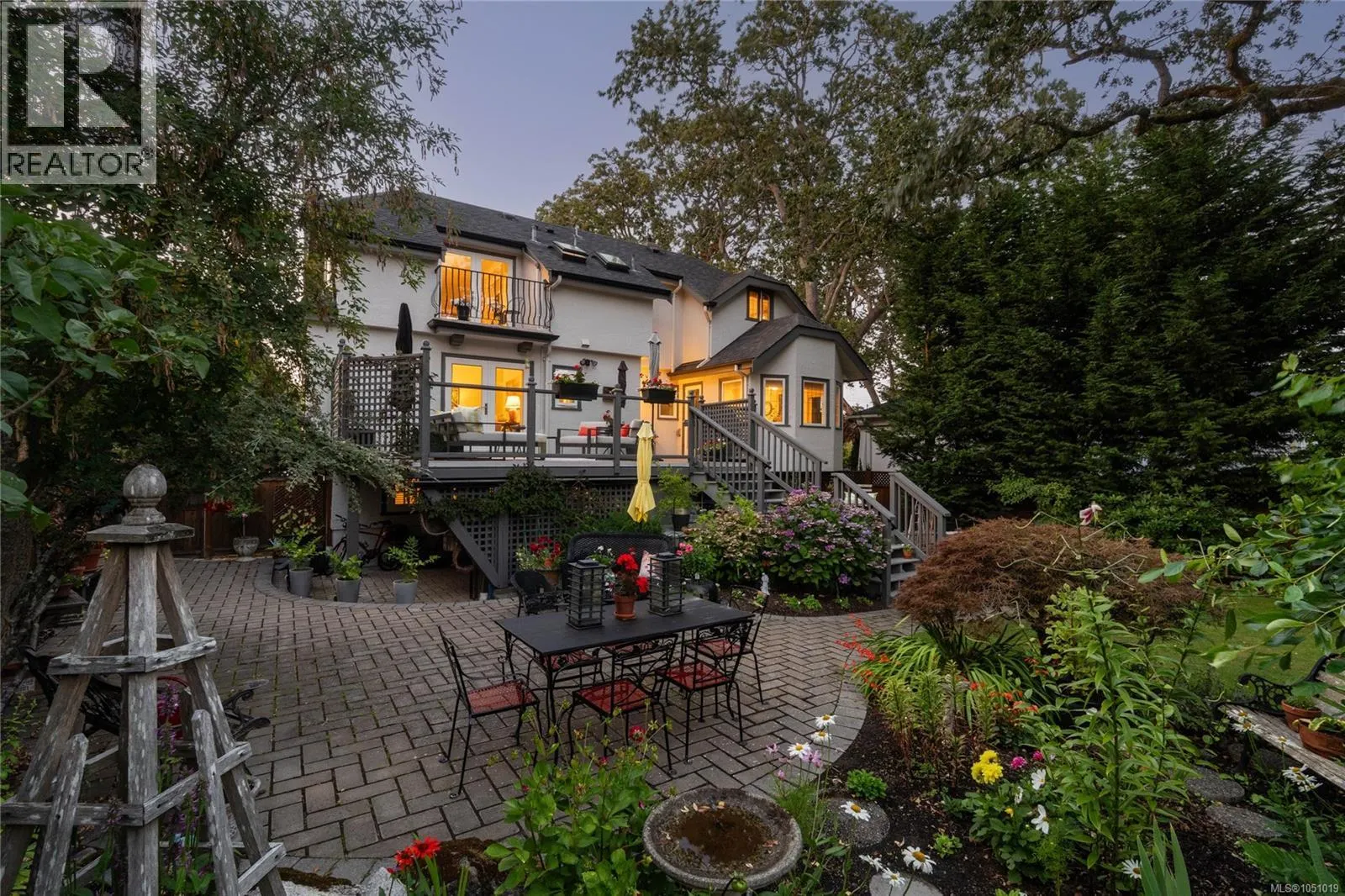 2125 Central Ave