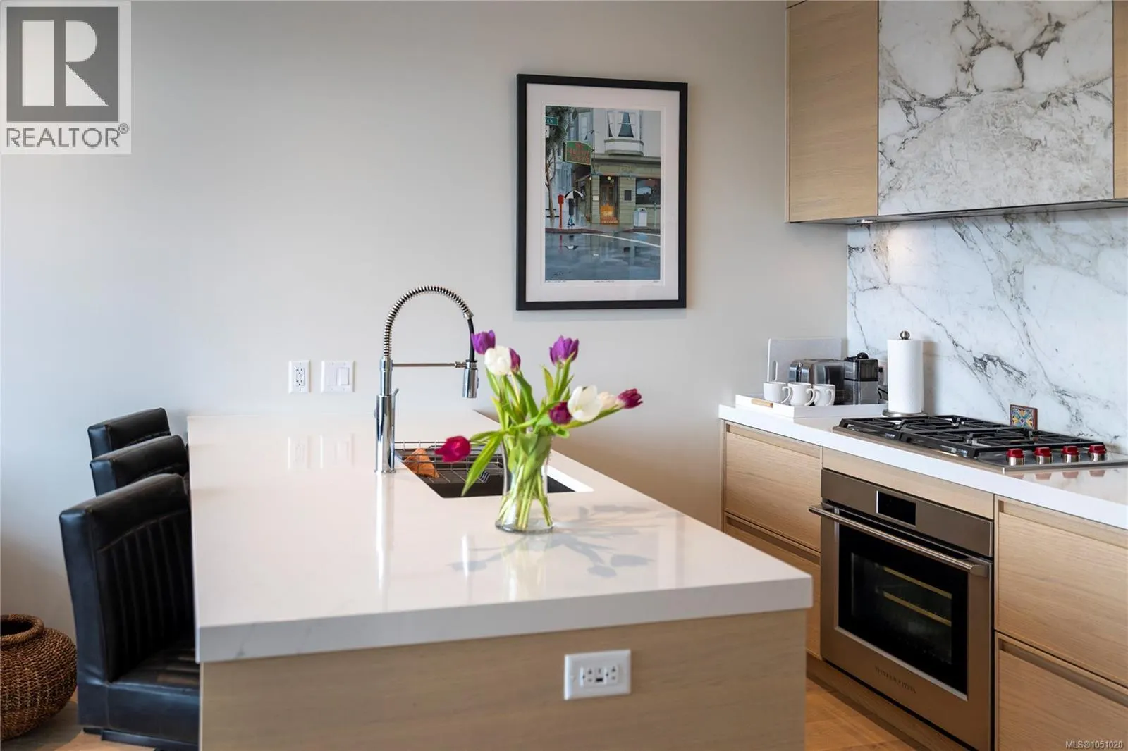 406 1916 Oak Bay Ave