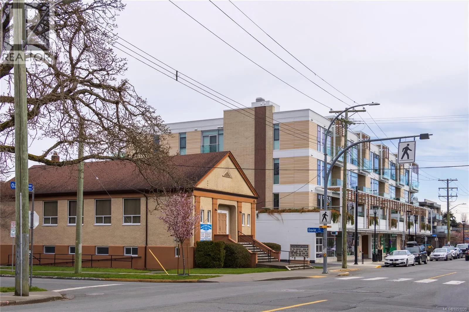 406 1916 Oak Bay Ave