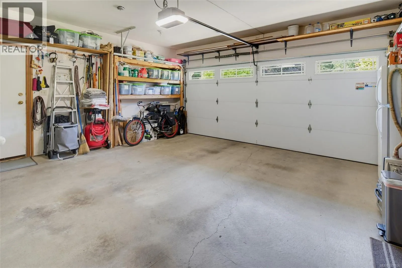 3141 Antrobus Cres