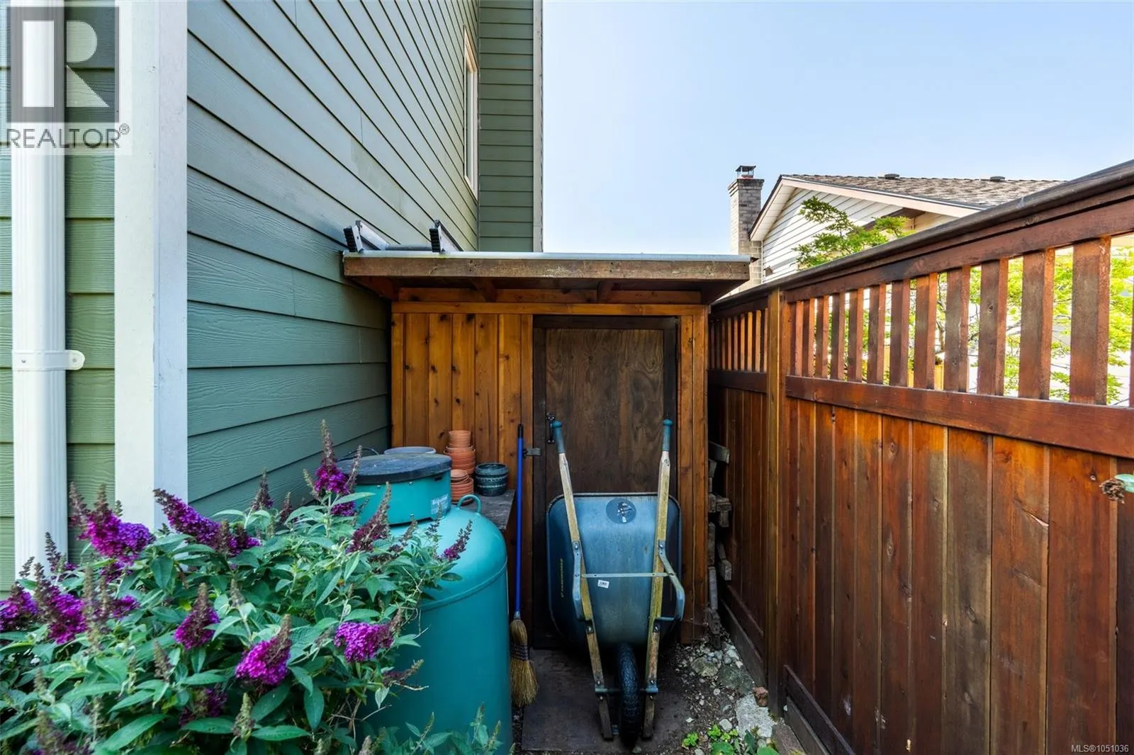 3141 Antrobus Cres