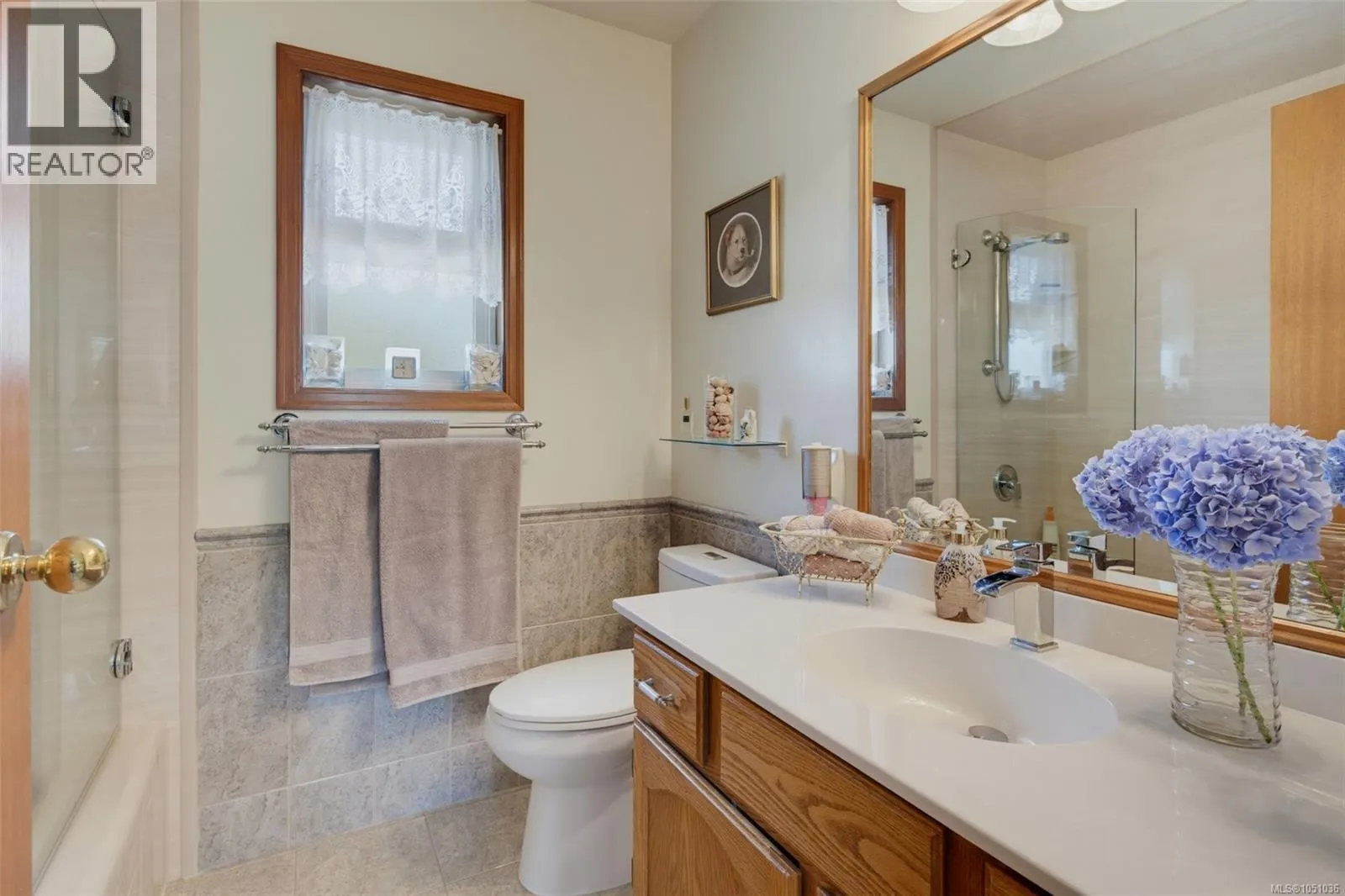 3141 Antrobus Cres