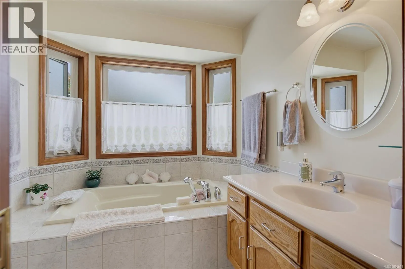3141 Antrobus Cres