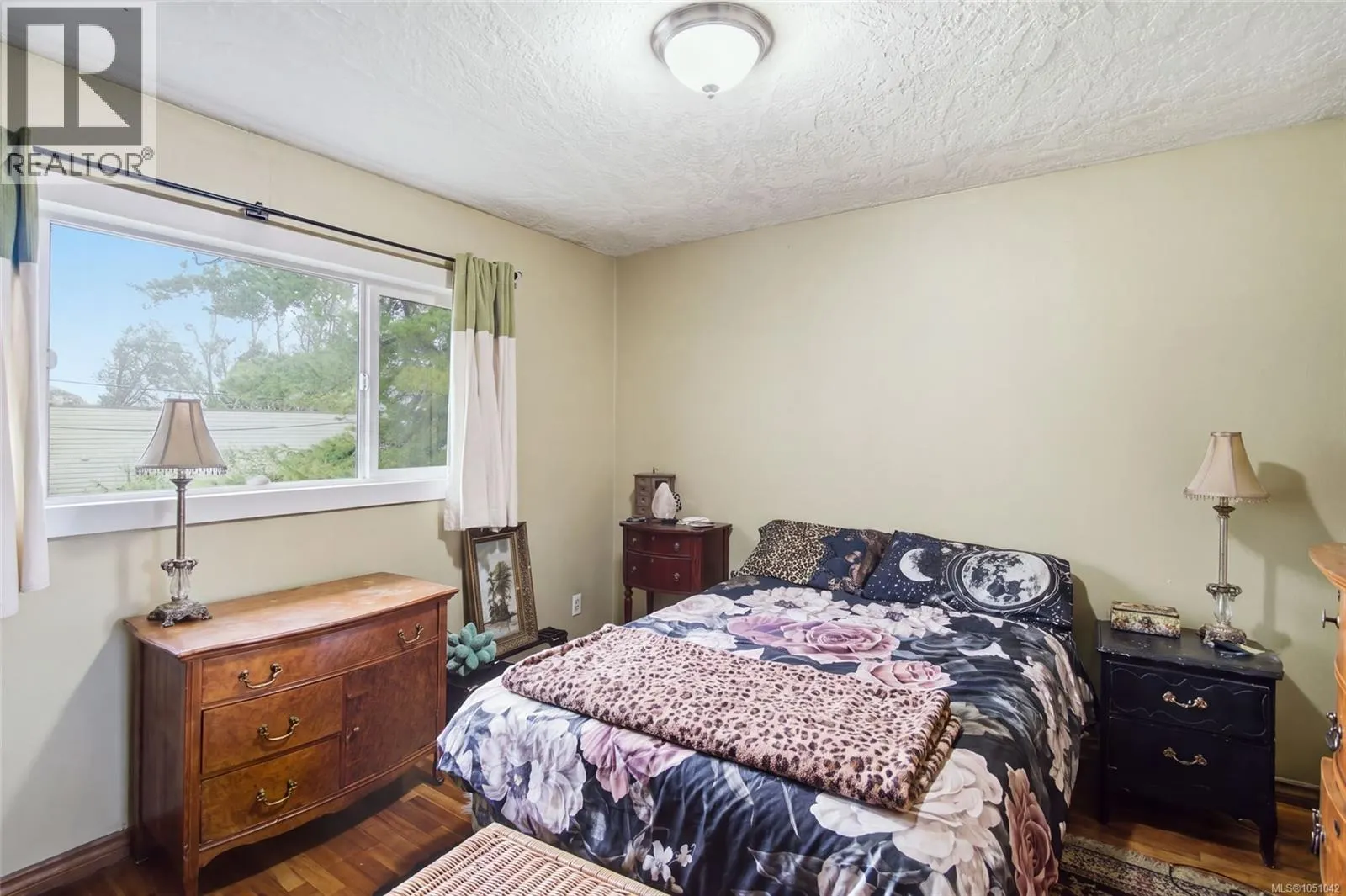 619 Pine St