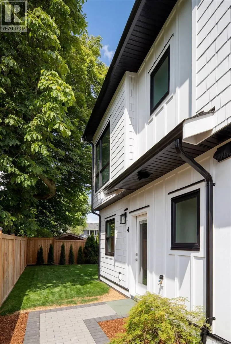 3 2118 Pentland Rd