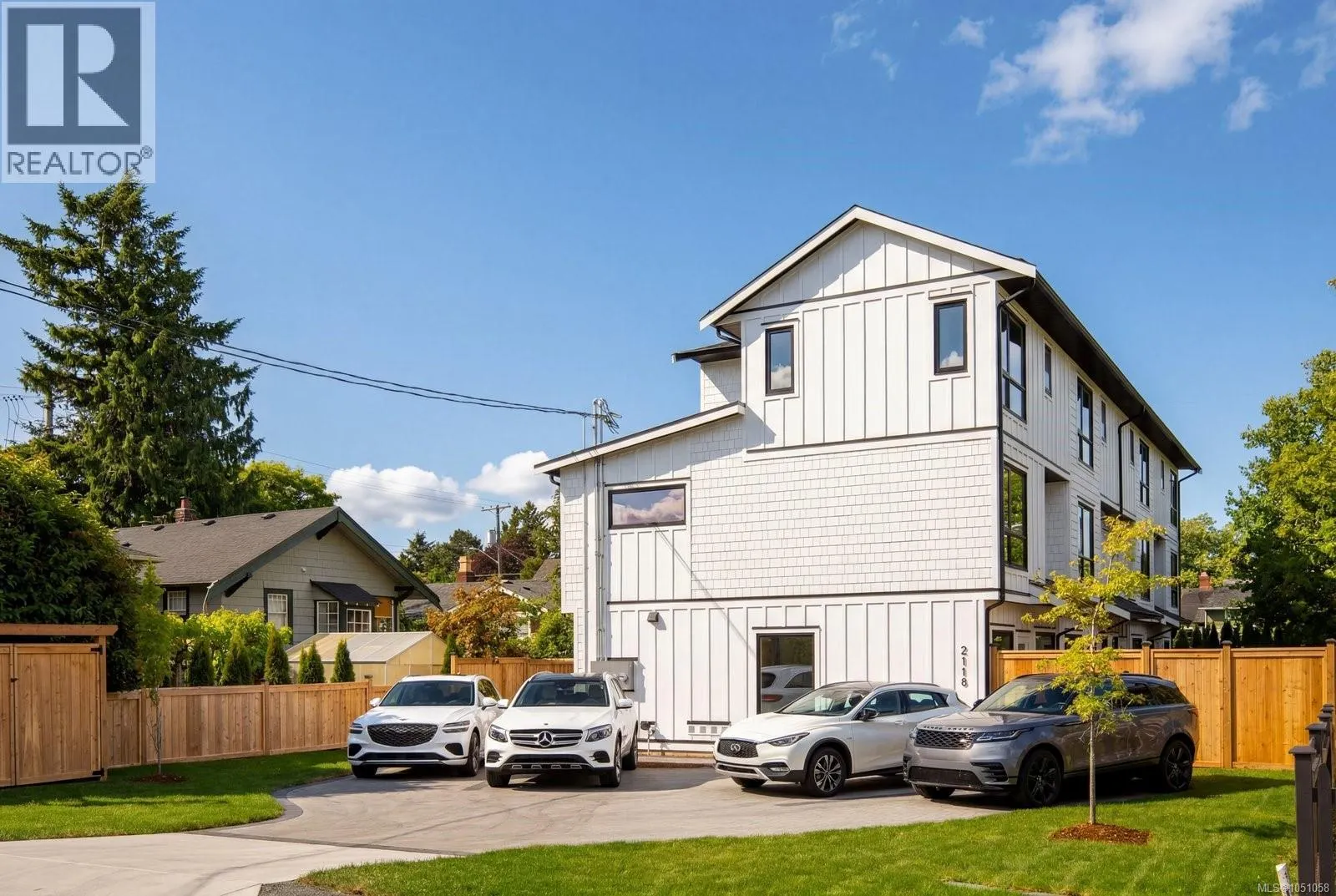4 2118 Pentland Rd