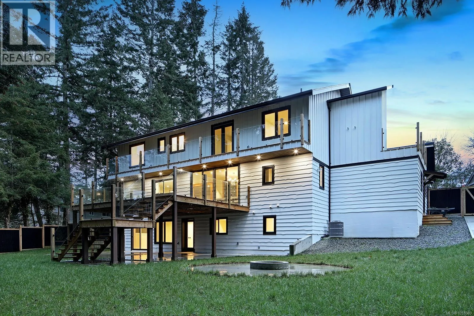 177 Sunningdale Rd E