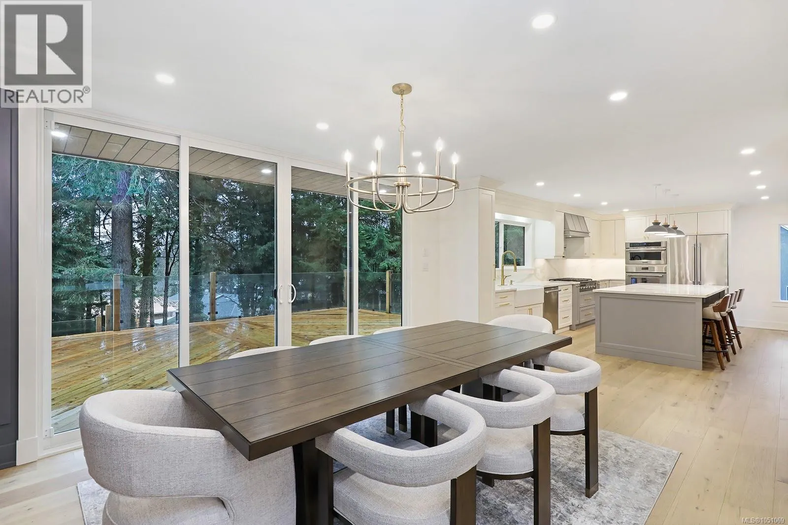 177 Sunningdale Rd E
