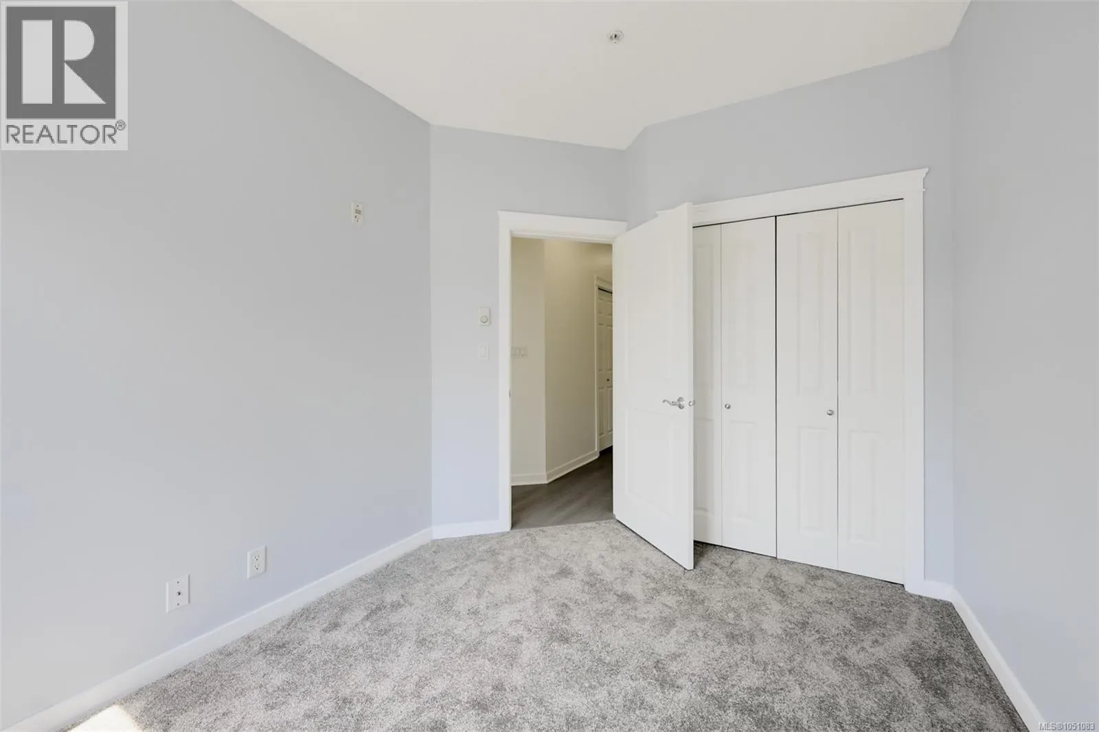 305 2220 Sooke Rd