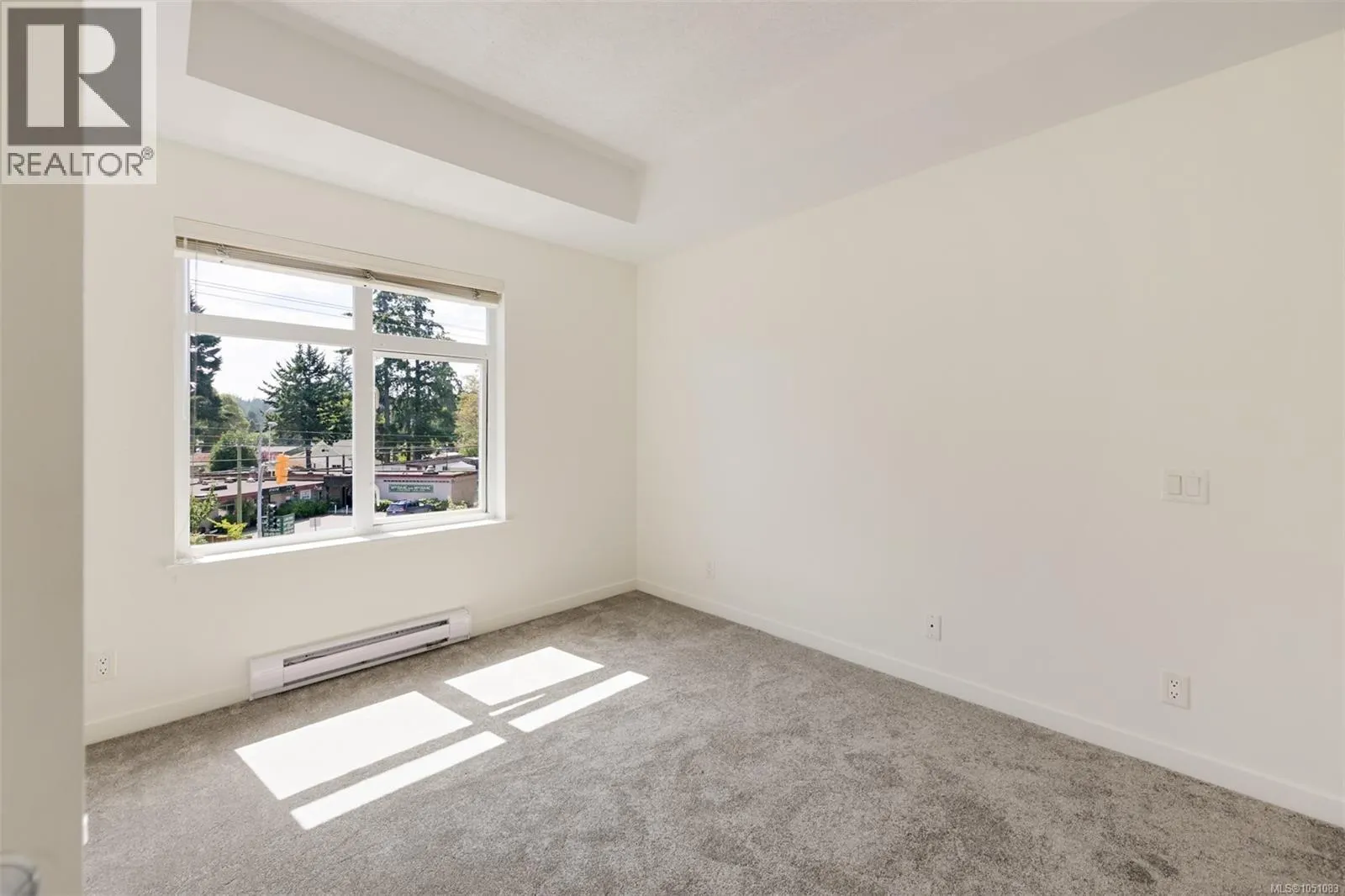 305 2220 Sooke Rd