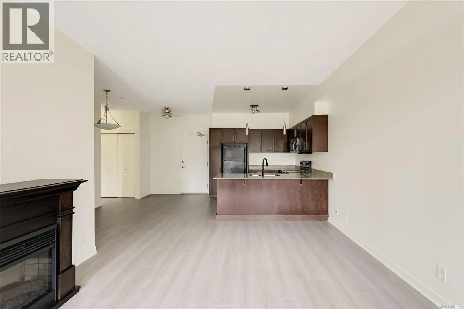 305 2220 Sooke Rd