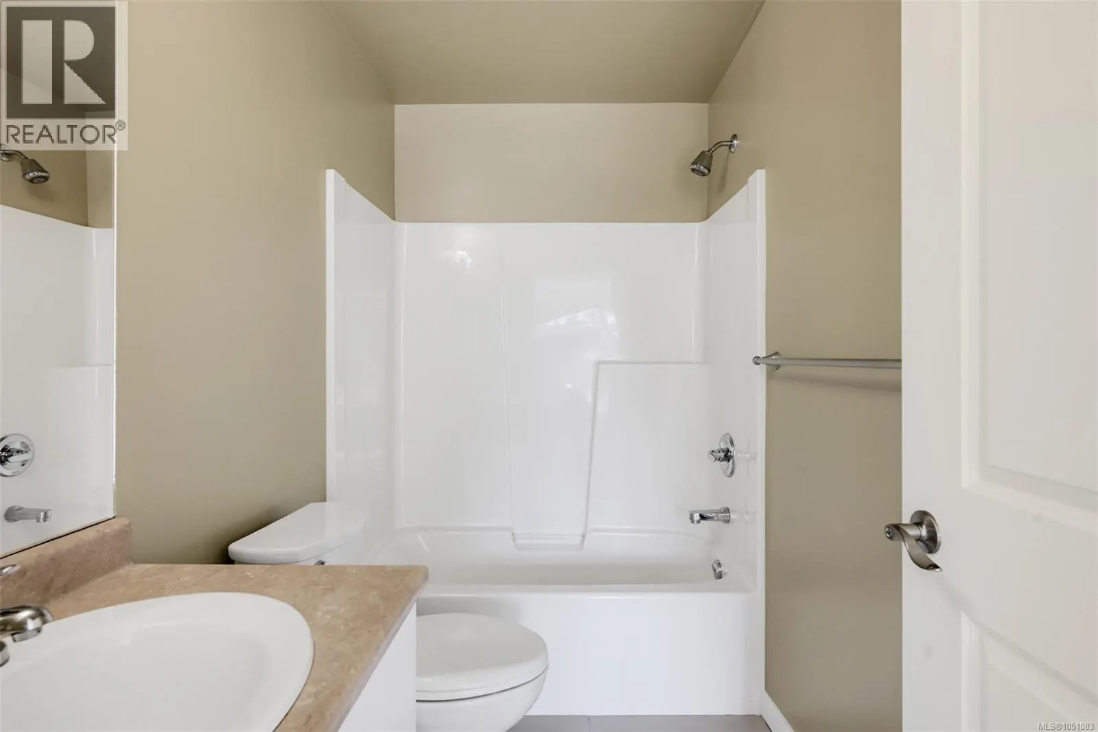 305 2220 Sooke Rd