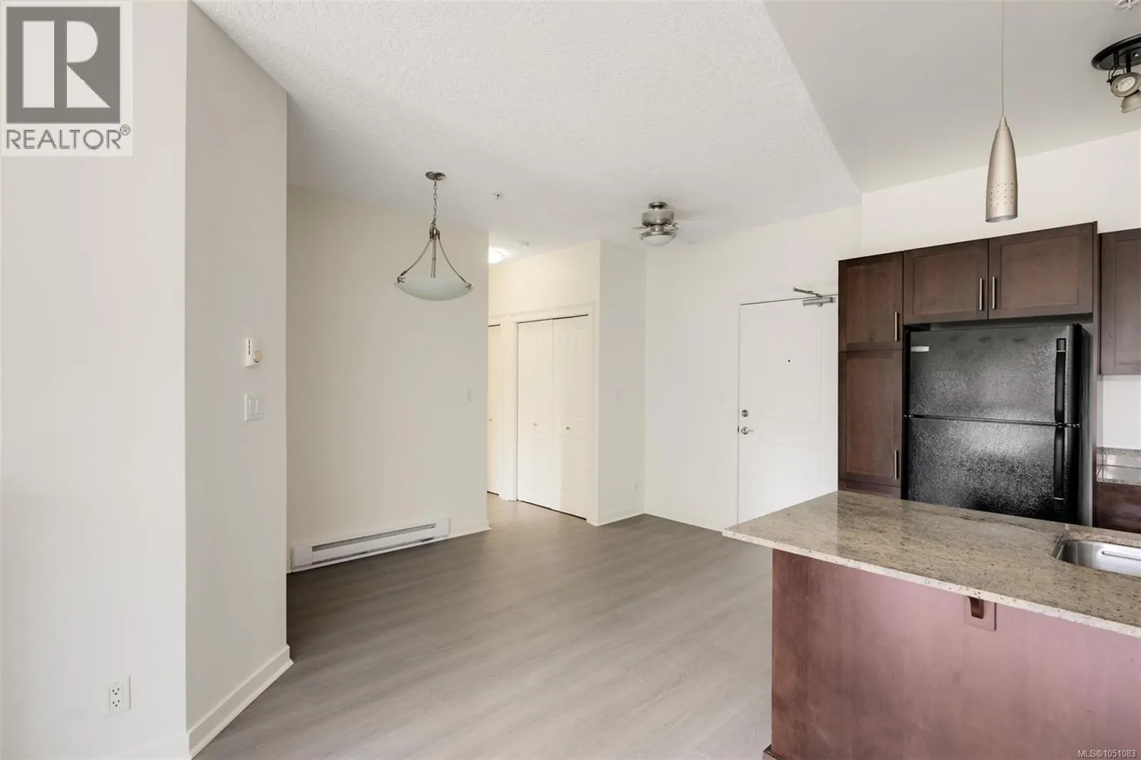 305 2220 Sooke Rd