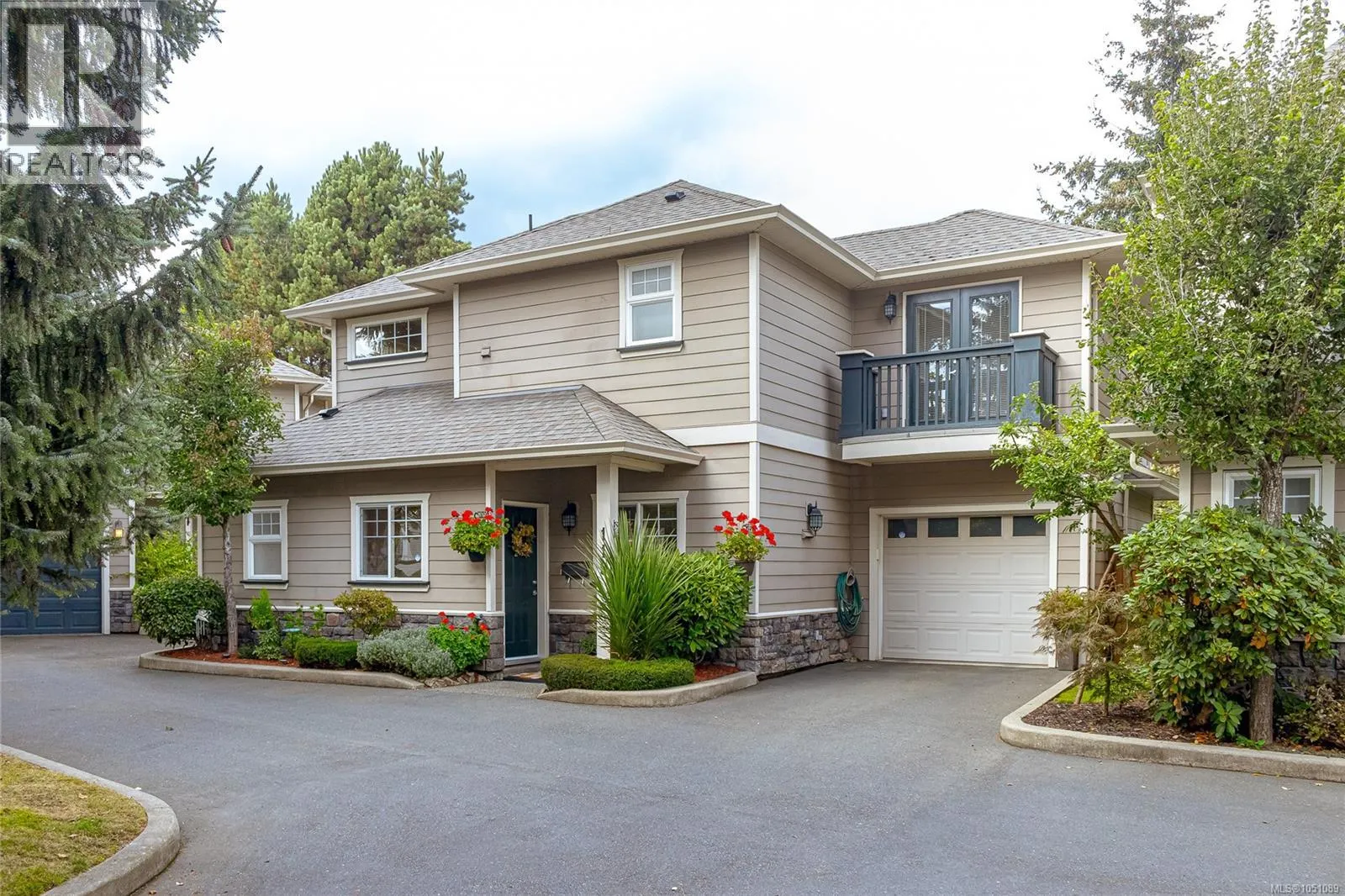 119 937 Skogstad Way