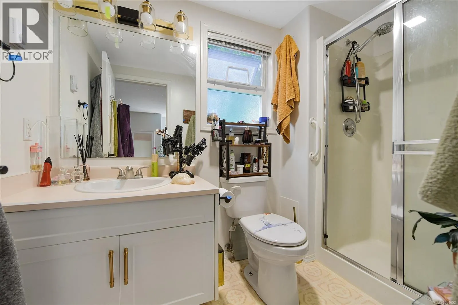 21 7070 West Saanich Rd