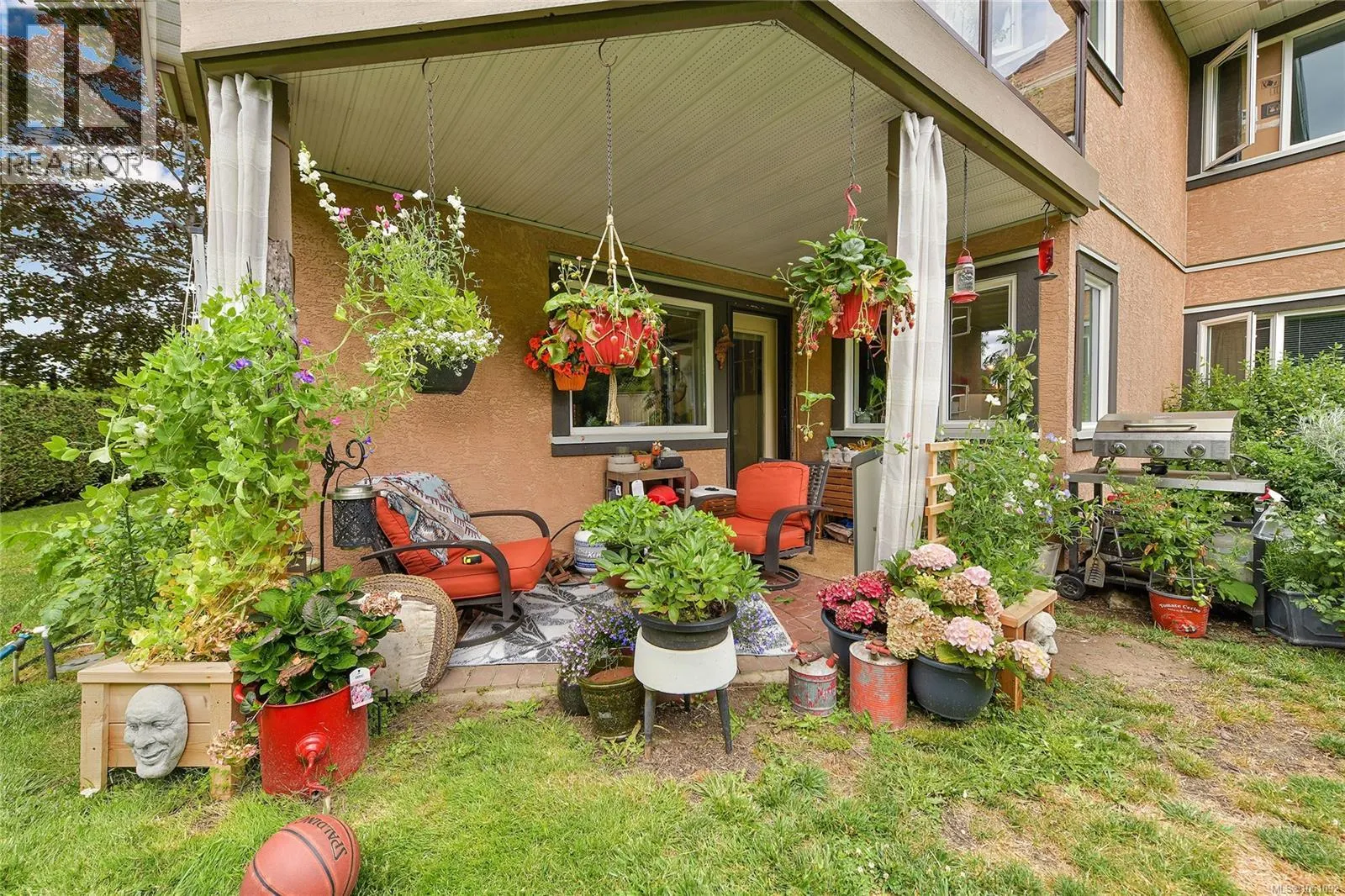 21 7070 West Saanich Rd