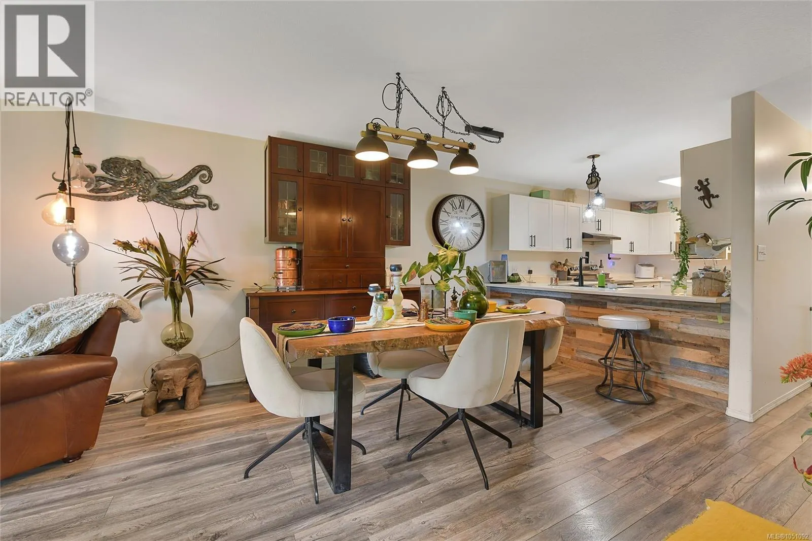 21 7070 West Saanich Rd