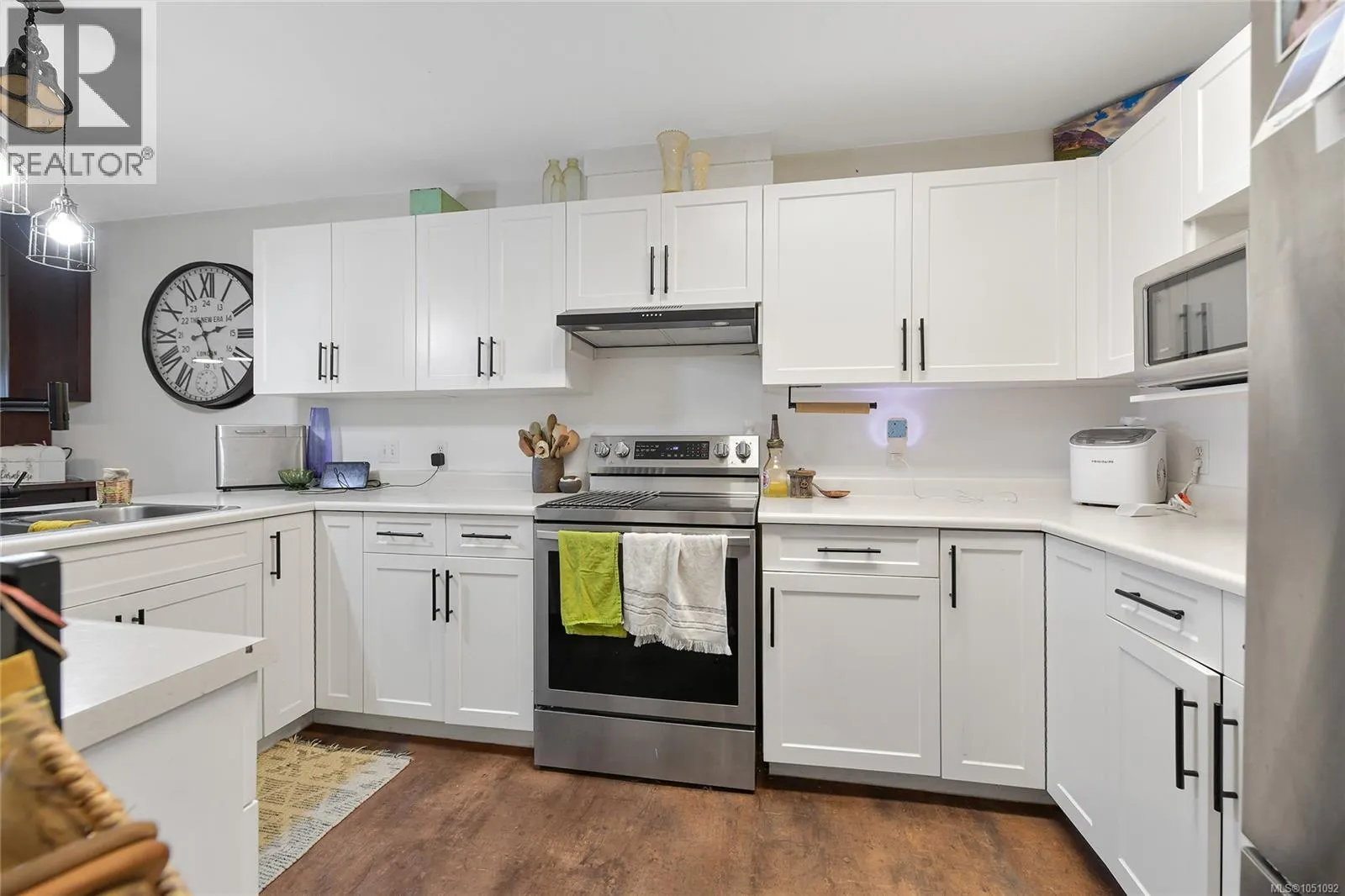 21 7070 West Saanich Rd
