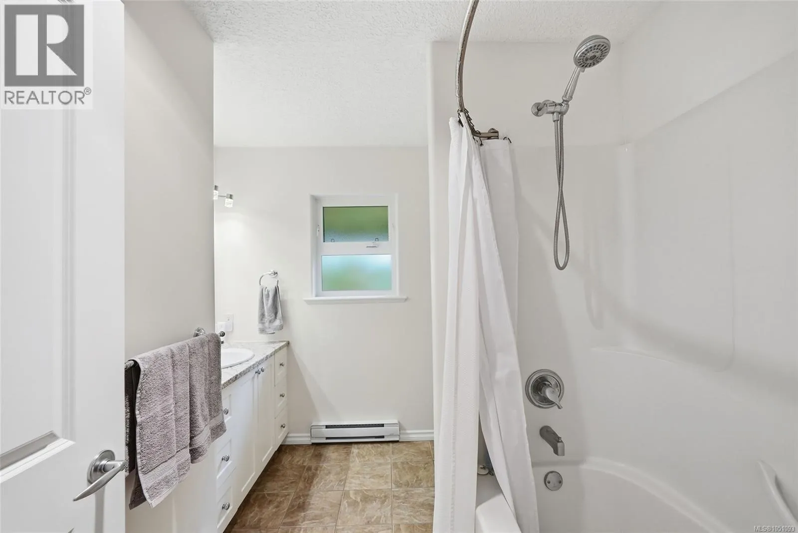 1580 Meadowood Way