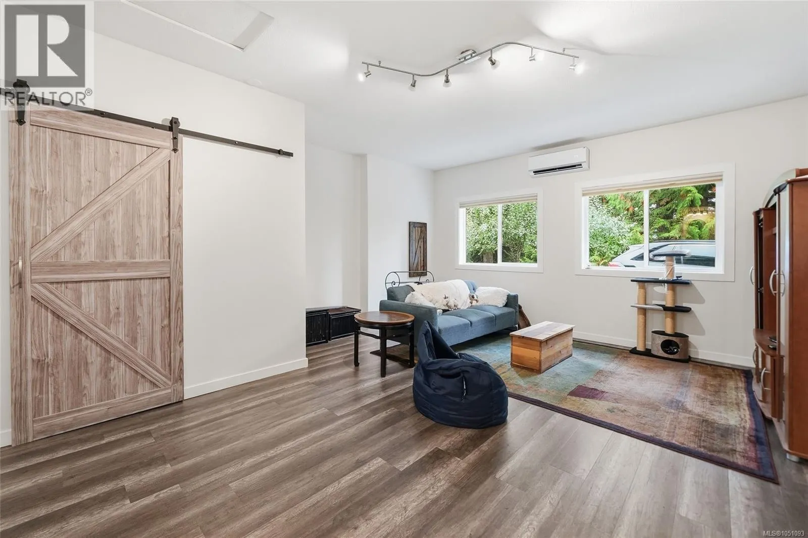 1580 Meadowood Way