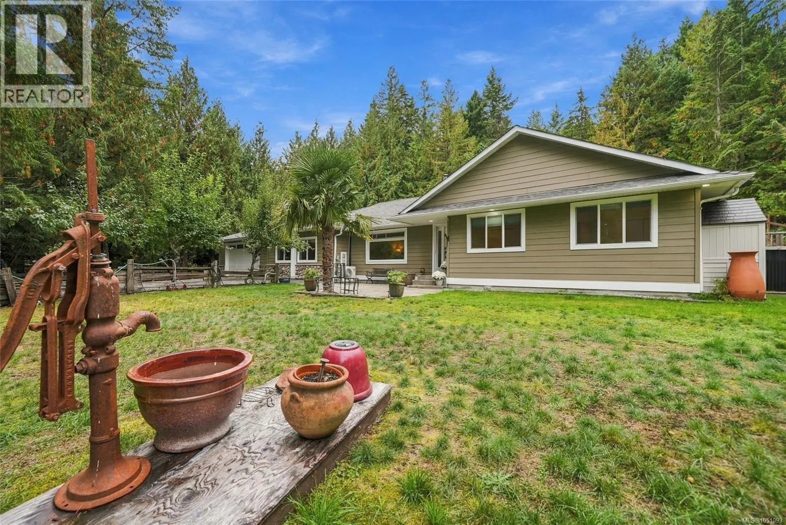1580 Meadowood Way