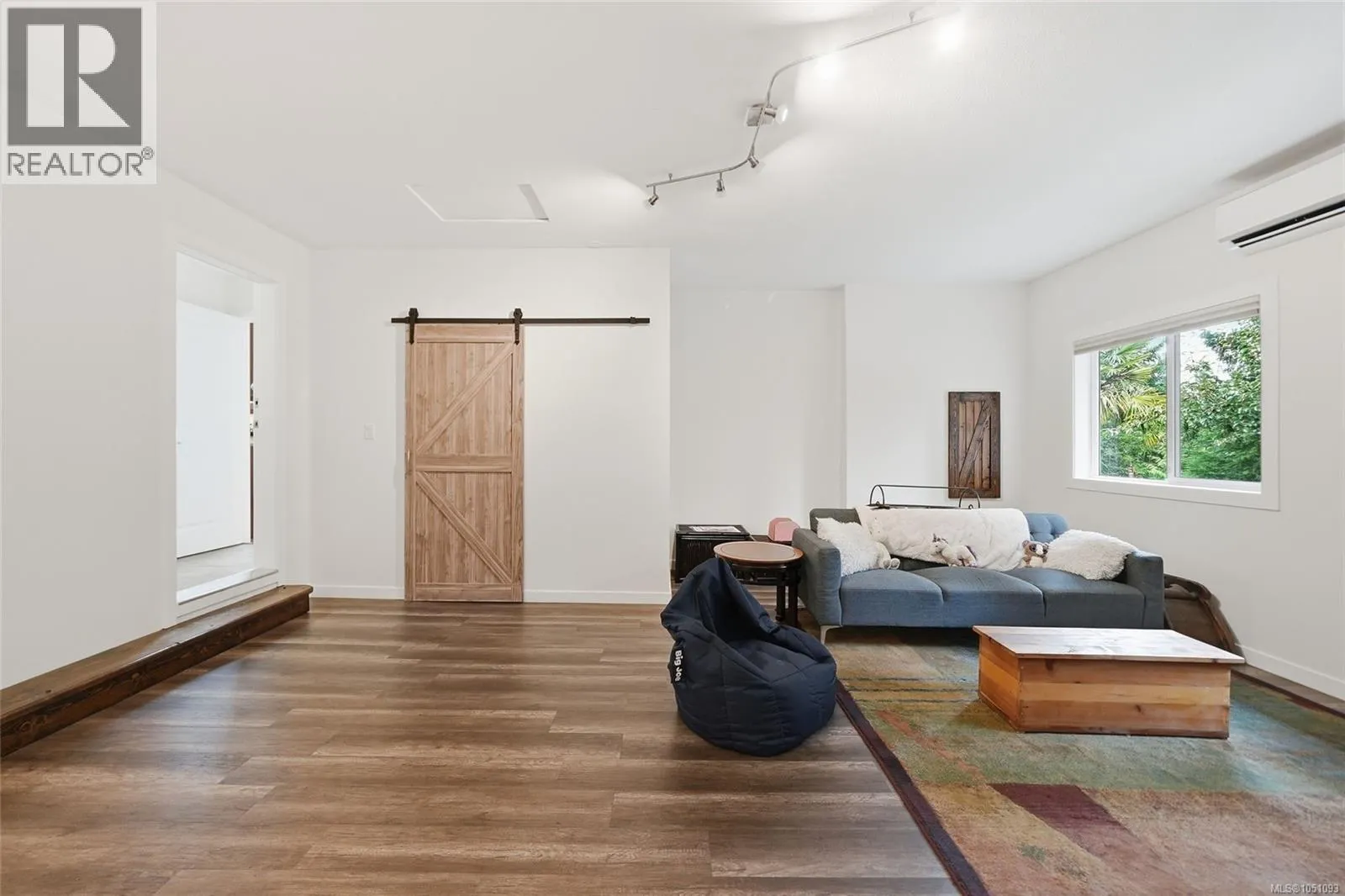1580 Meadowood Way