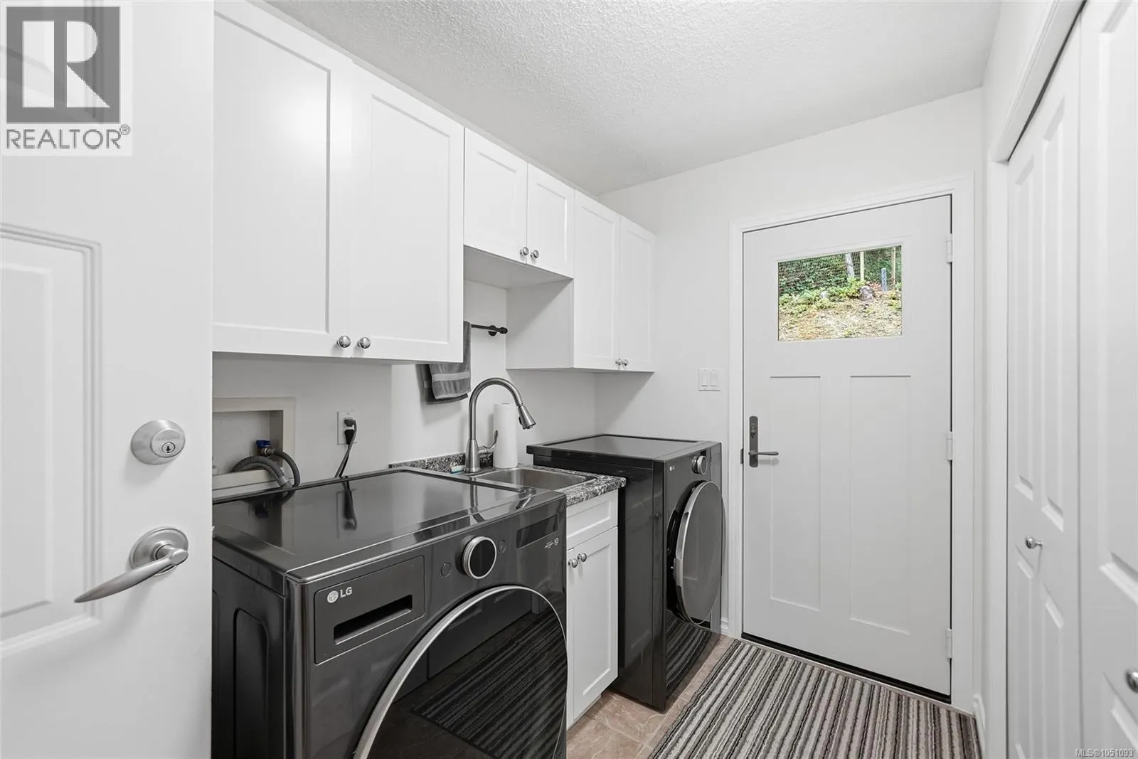 1580 Meadowood Way