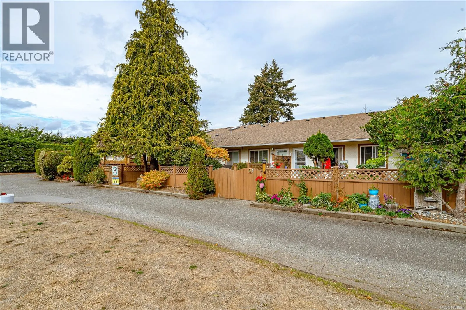 5 974 Dunford Ave