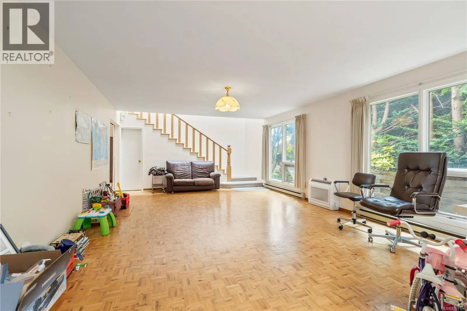 2168 Esplanade