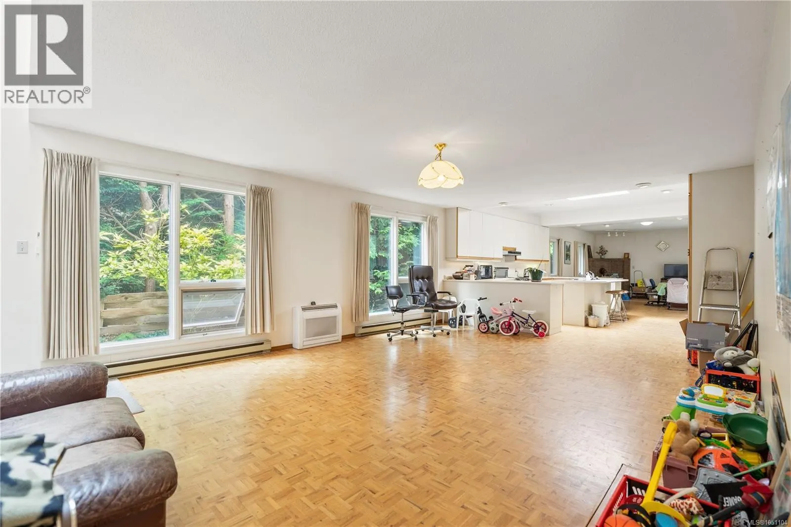 2168 Esplanade