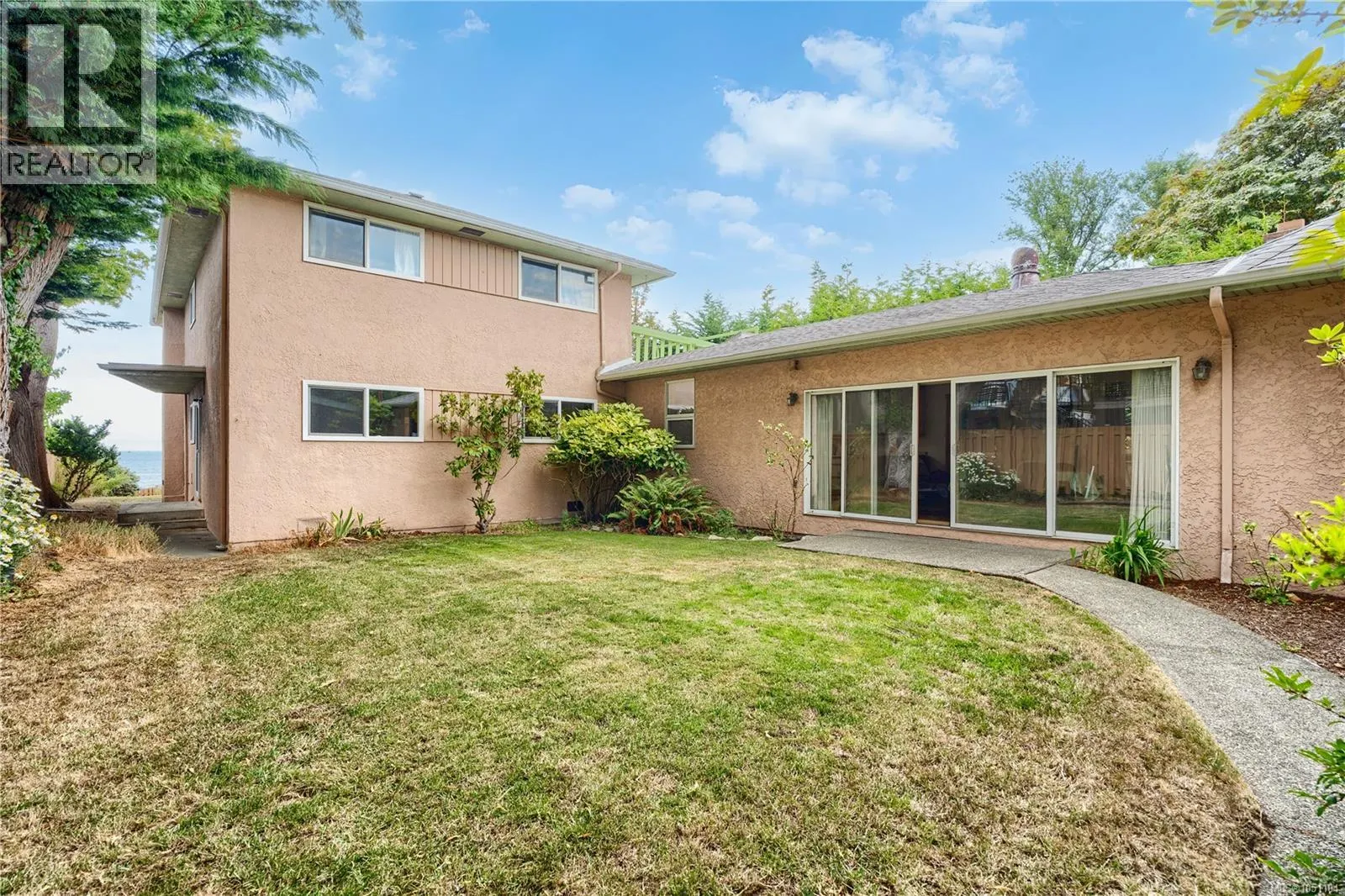 2168 Esplanade