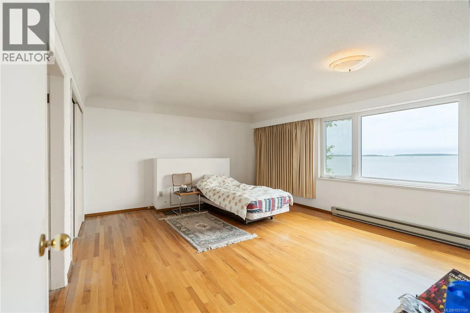 2168 Esplanade