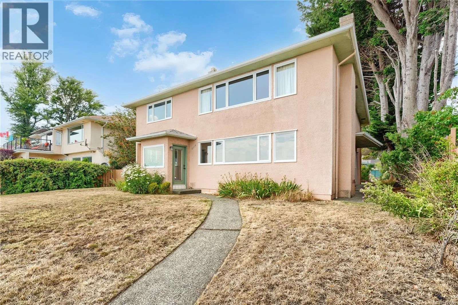 2168 Esplanade