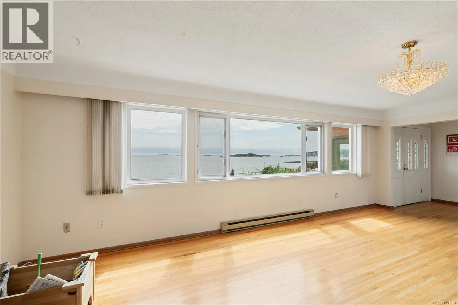 2168 Esplanade