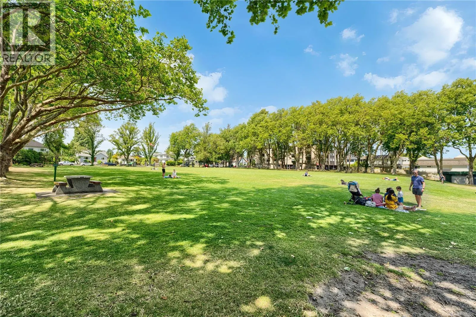 2168 Esplanade